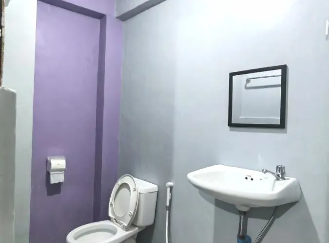 Manila Nomads Hostel *