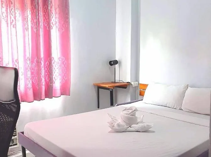 Ostello Manila Nomads Hostel *